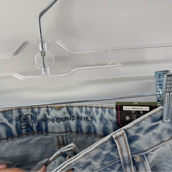 No Boundaries Super High Rise Relaxed Fit Jeans - Picture 3 of 14